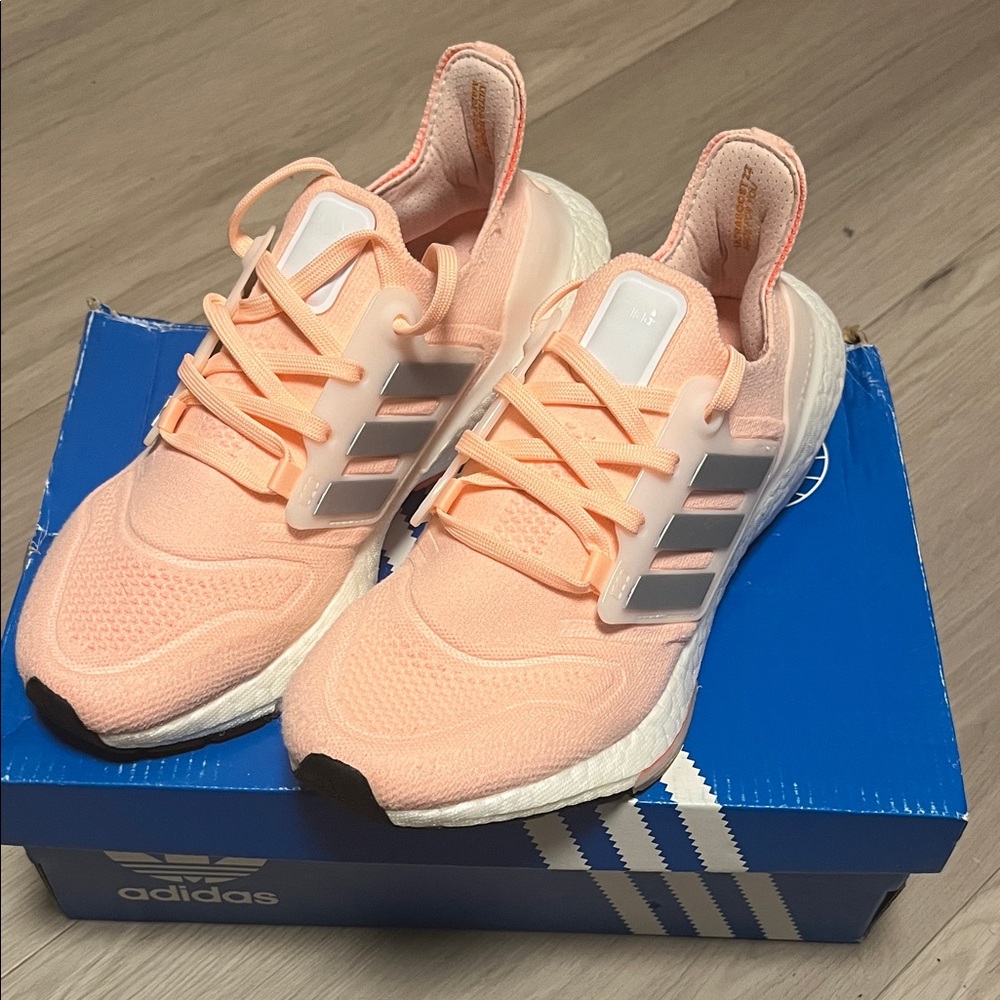 Adidas Ultra Boost 22